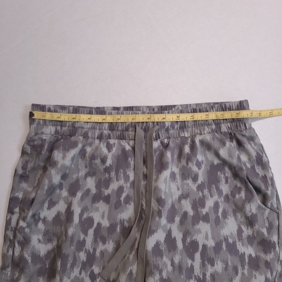 Cloth & Stone Jogger Pants XS Wide Leg Grey Animal Print Abstract Tencel - Picture 10 of 12